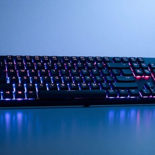 Imagem do teclado mecânico Keychron Ultra 8K, com iluminação vibrante, demonstrando a inovação e a durabilidade da bateria longa, um dos principais destaques do teclado.